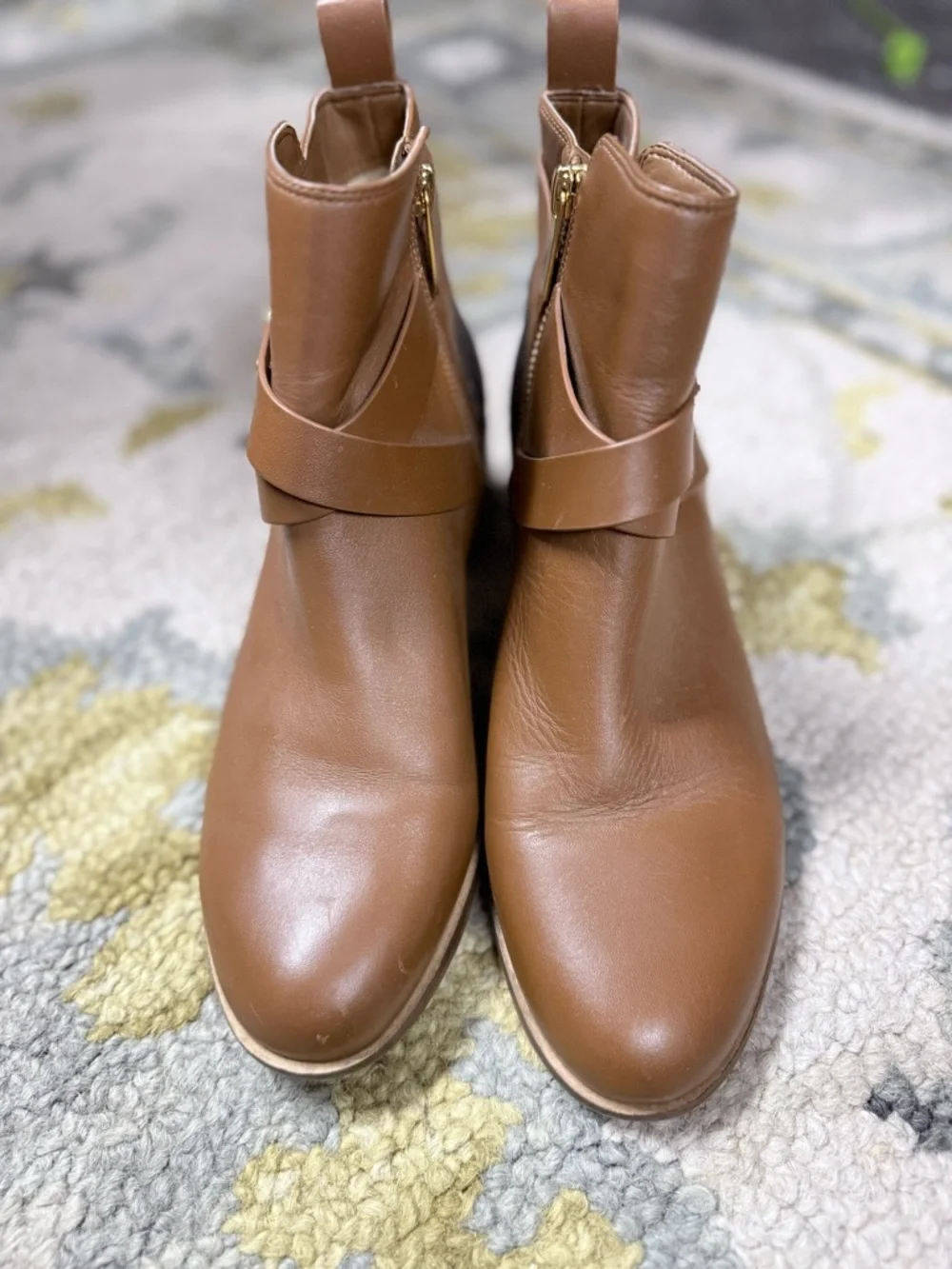 MICHAEL KORS
Kincaid Leather Ankle Boot - Picture 3 of 5